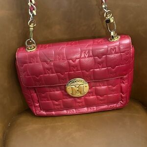 Chic Red Shoulder Bag with Gold Accents